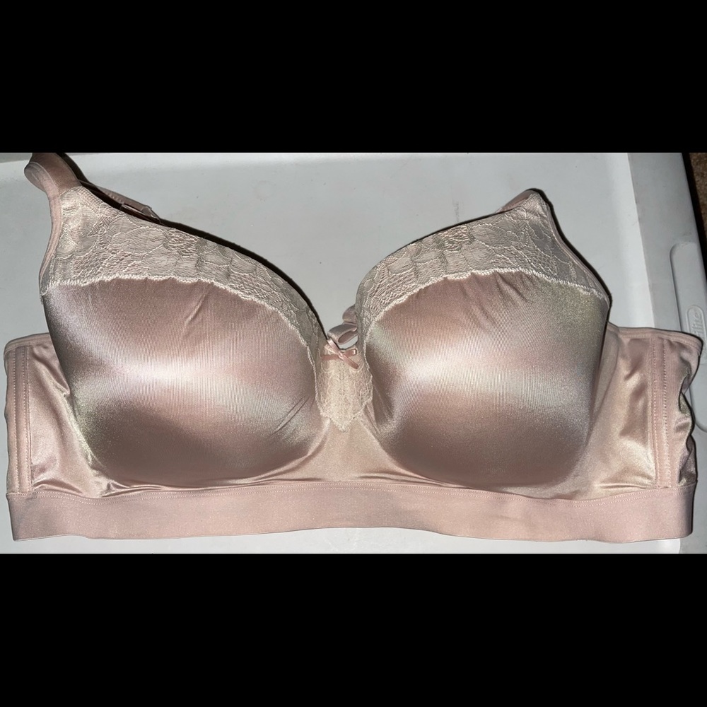 Lightly lined balconette bra